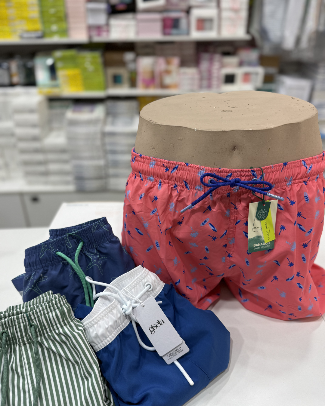 Colección baño hombre bañadores estampados secado rápido cómodos y modernos