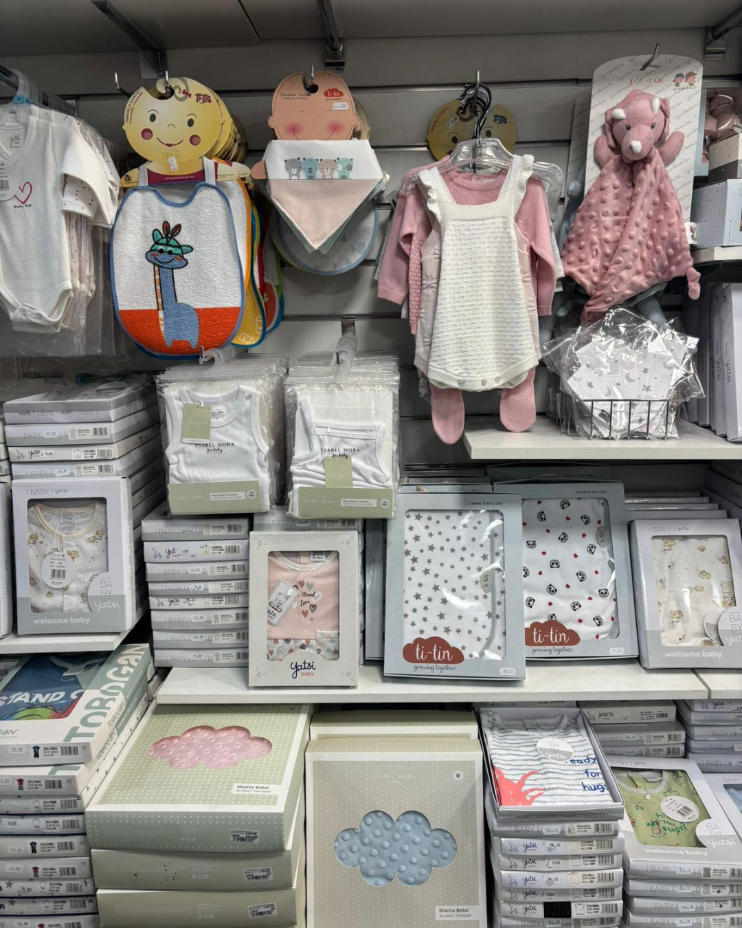 Colección de ropa infantil para bebés
